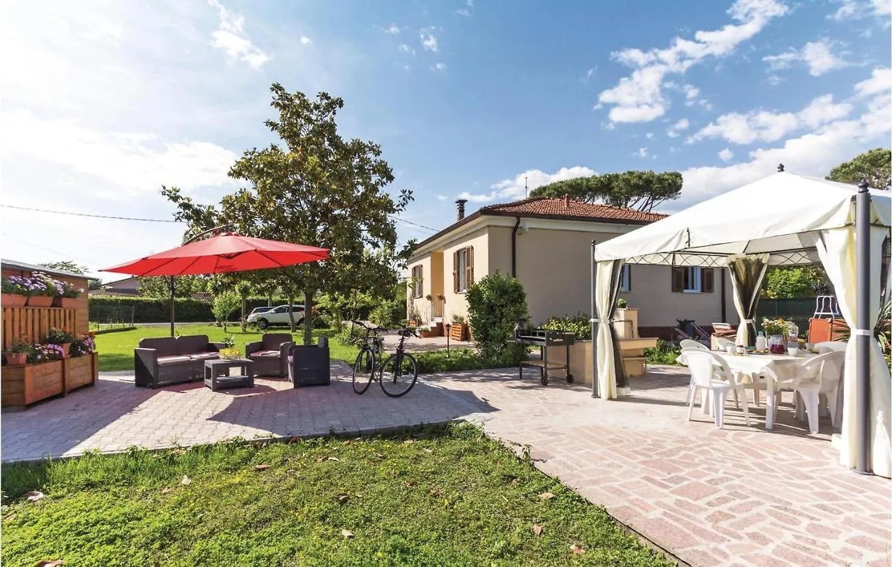 Casa Clo Villa Marina di Massa 0*,