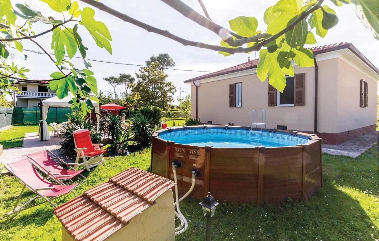 Casa Clo Villa Marina di Massa 0*,